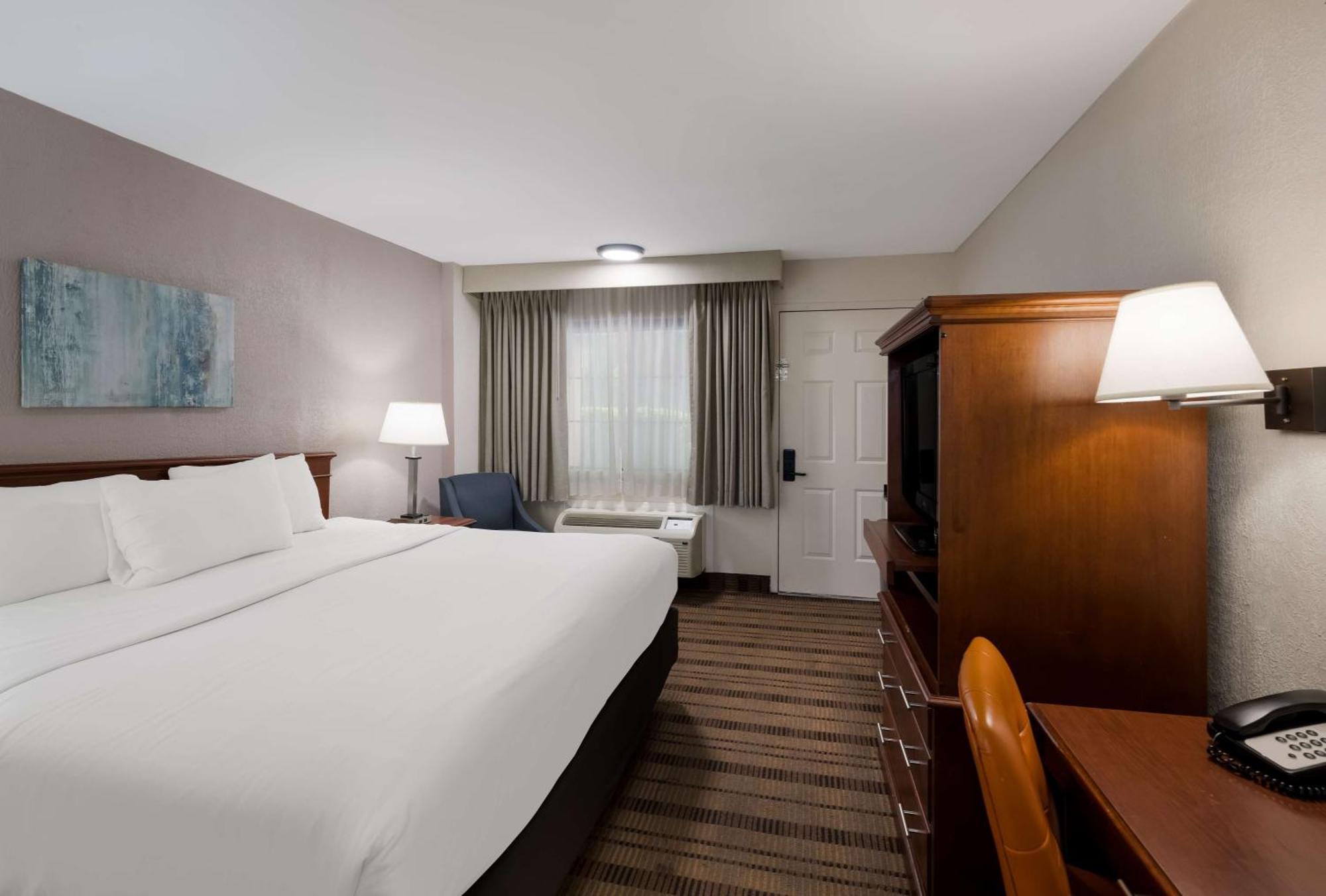 Surestay Plus By Best Western Woodbury Inn Экстерьер фото