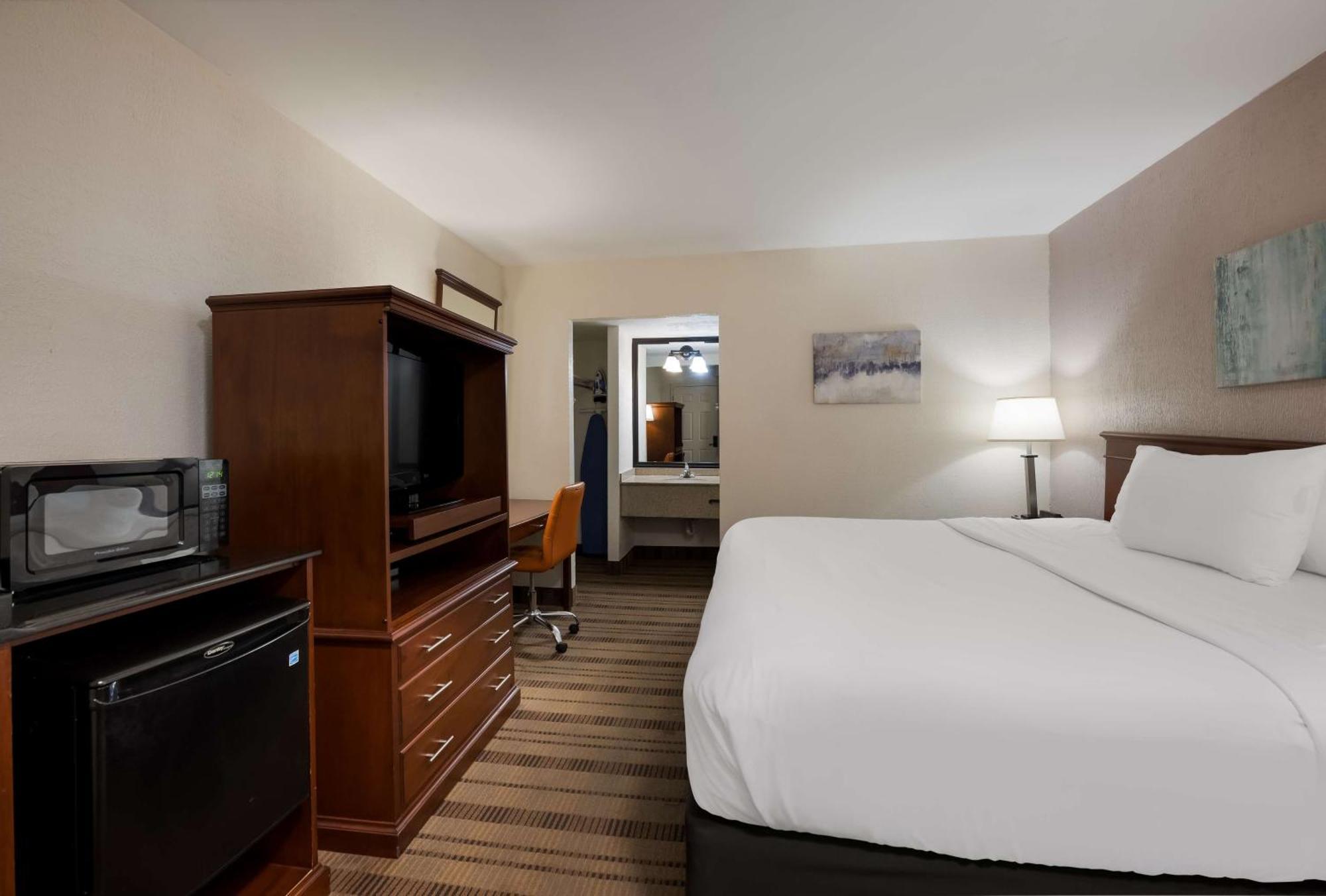 Surestay Plus By Best Western Woodbury Inn Экстерьер фото