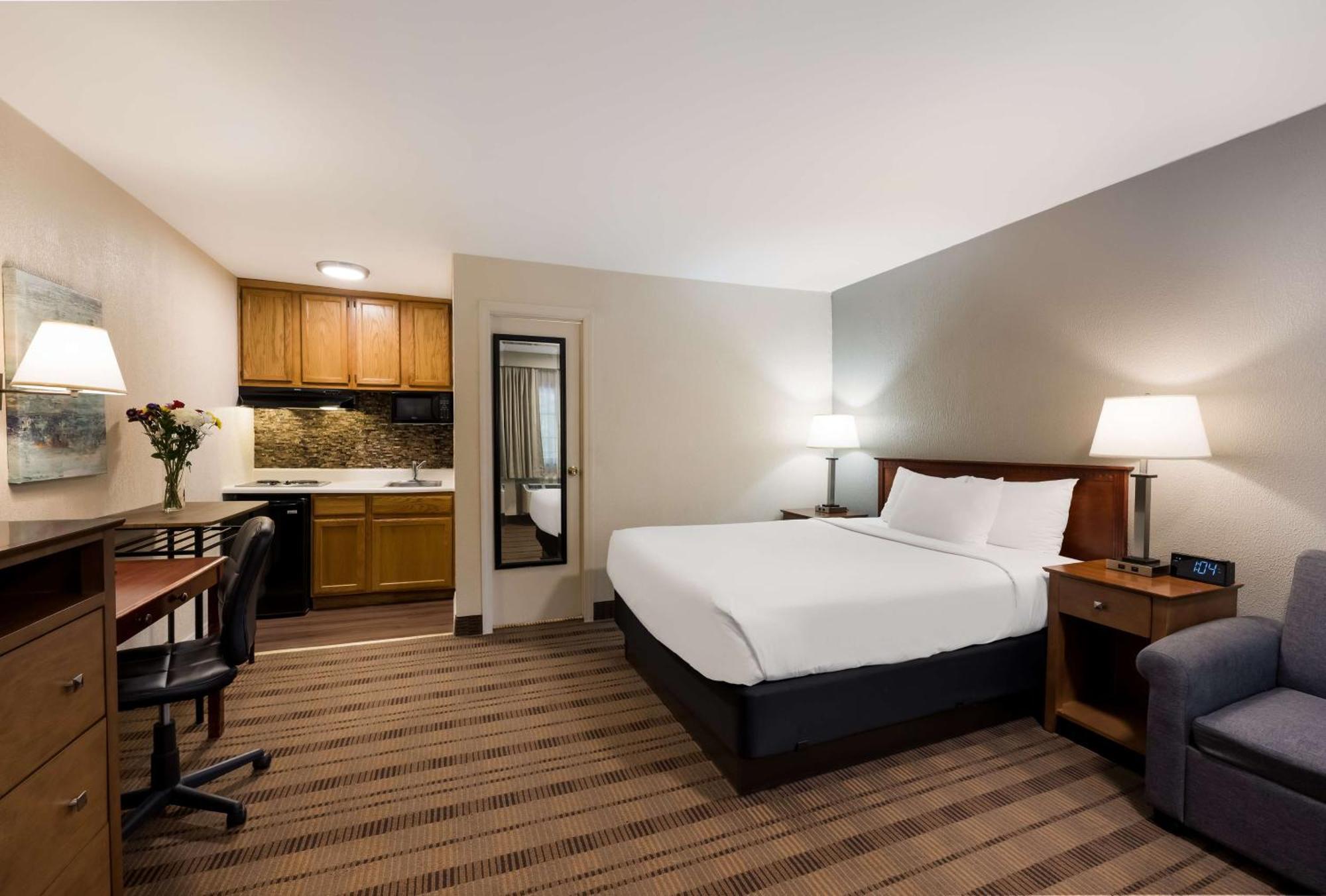 Surestay Plus By Best Western Woodbury Inn Экстерьер фото