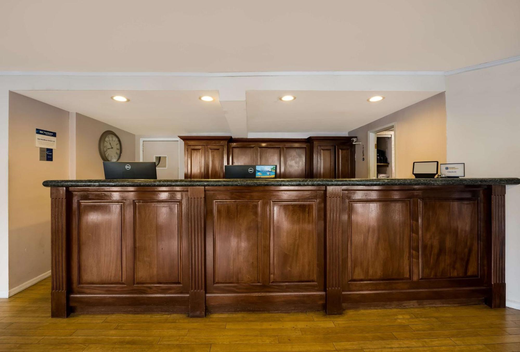 Surestay Plus By Best Western Woodbury Inn Экстерьер фото