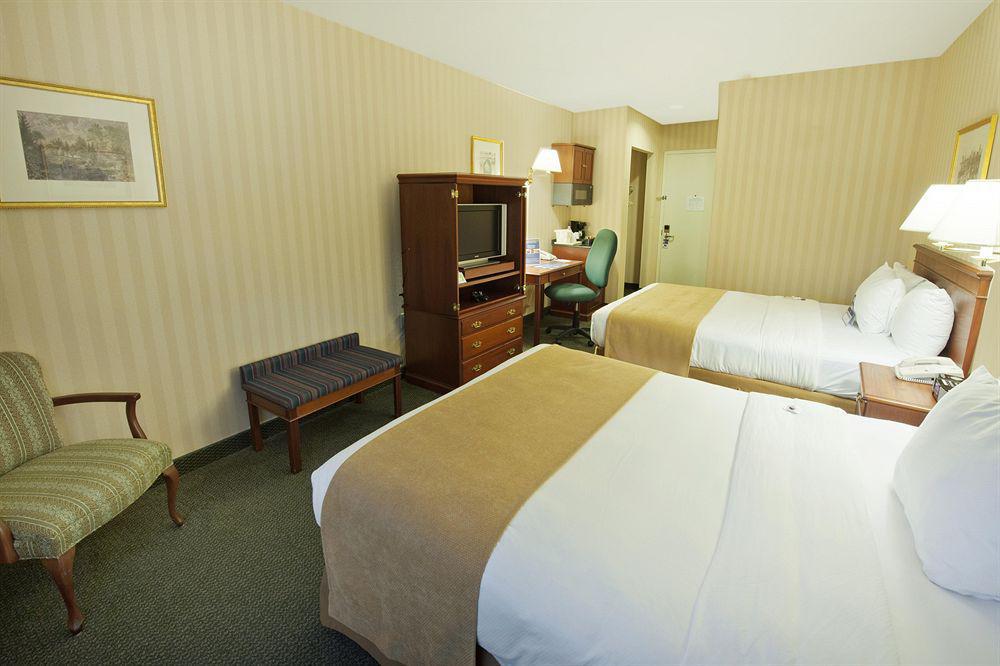 Surestay Plus By Best Western Woodbury Inn Номер фото